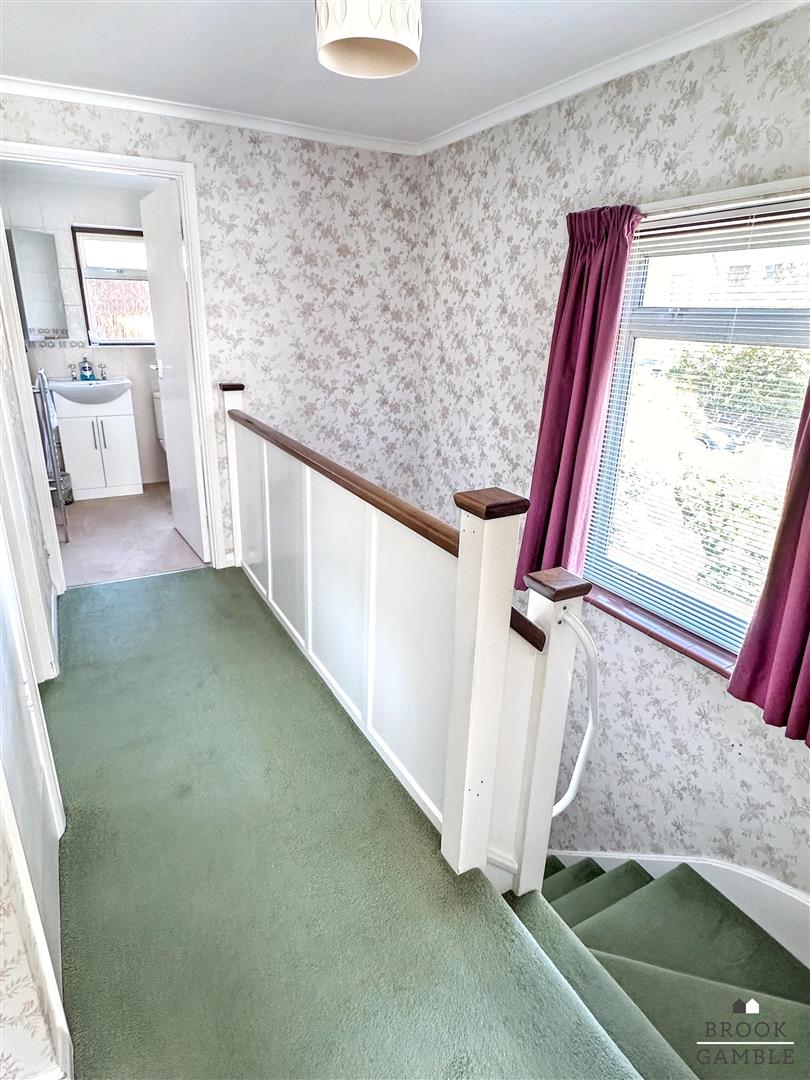 3 Bedroom House. Cobbold Avenue in Eastbourne,  19